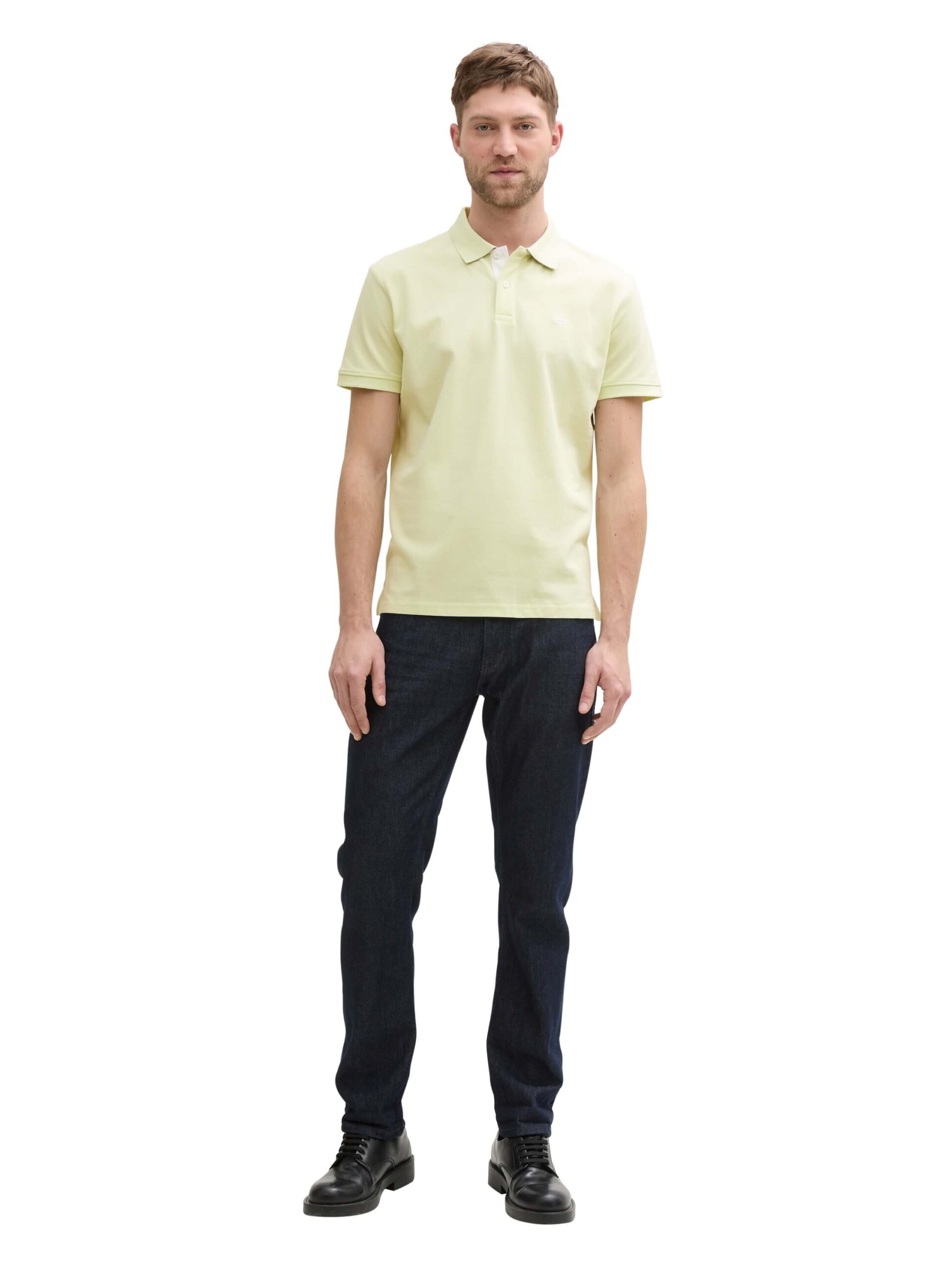 basic polo with contrast