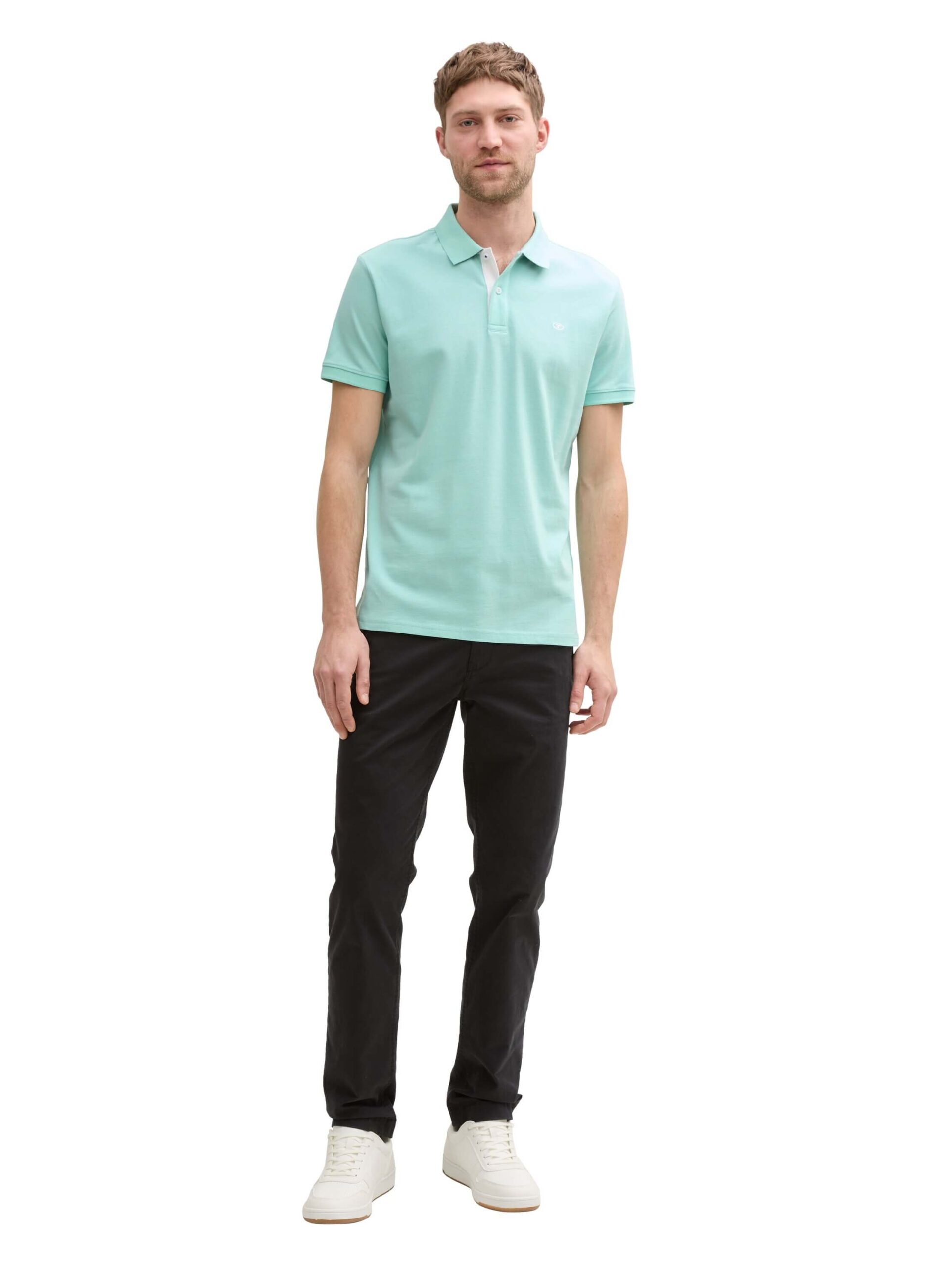 basic polo with contrast