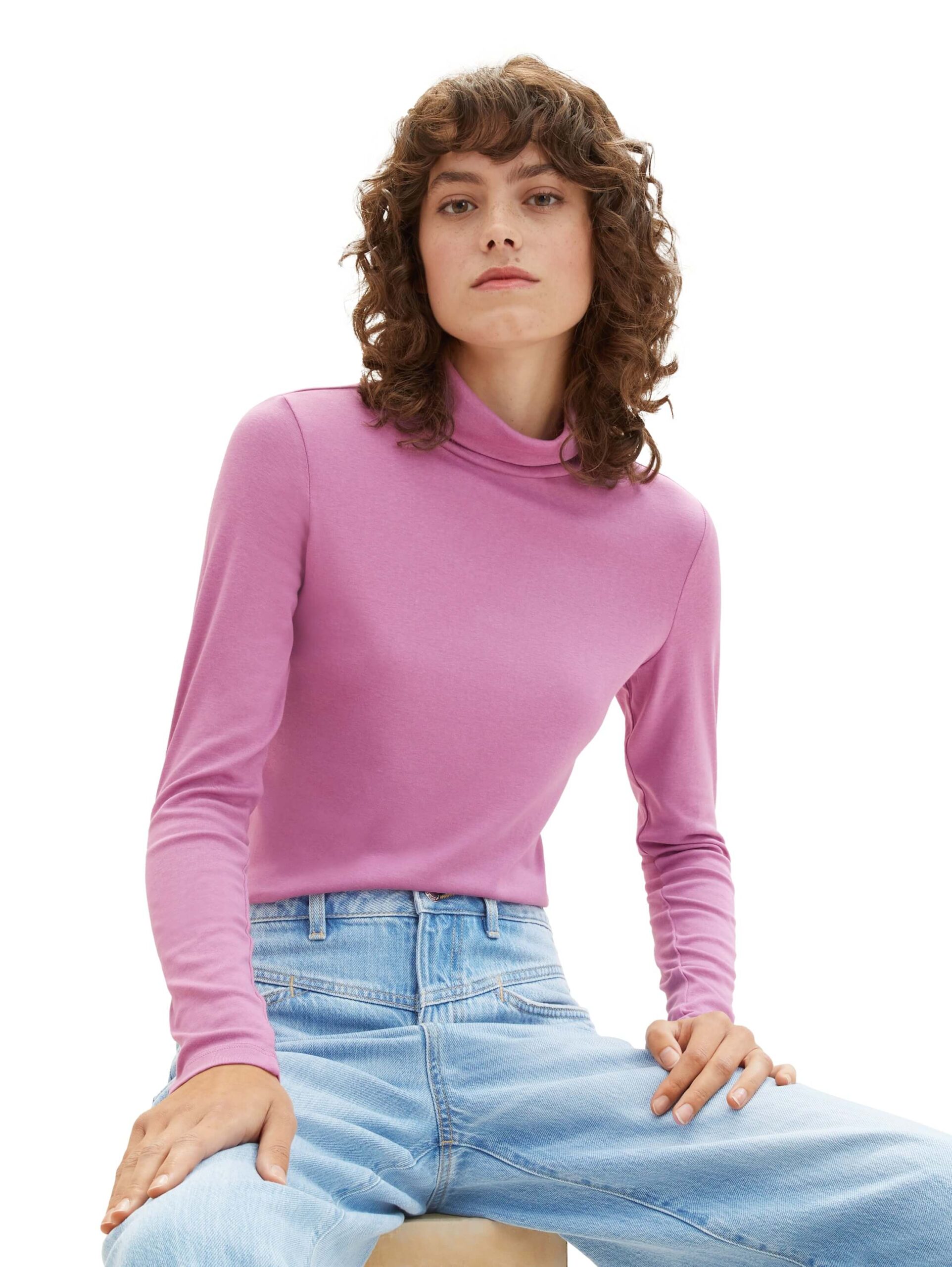 Turtle-Neck T-shirt