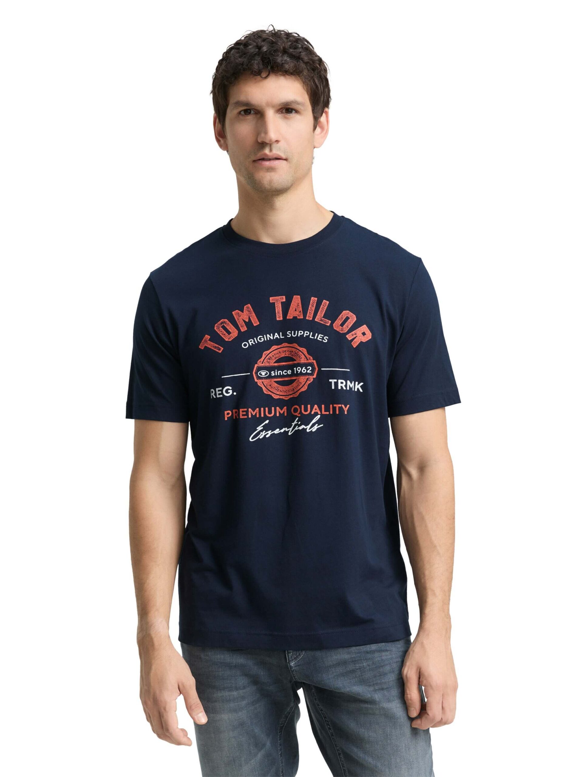 logo tee