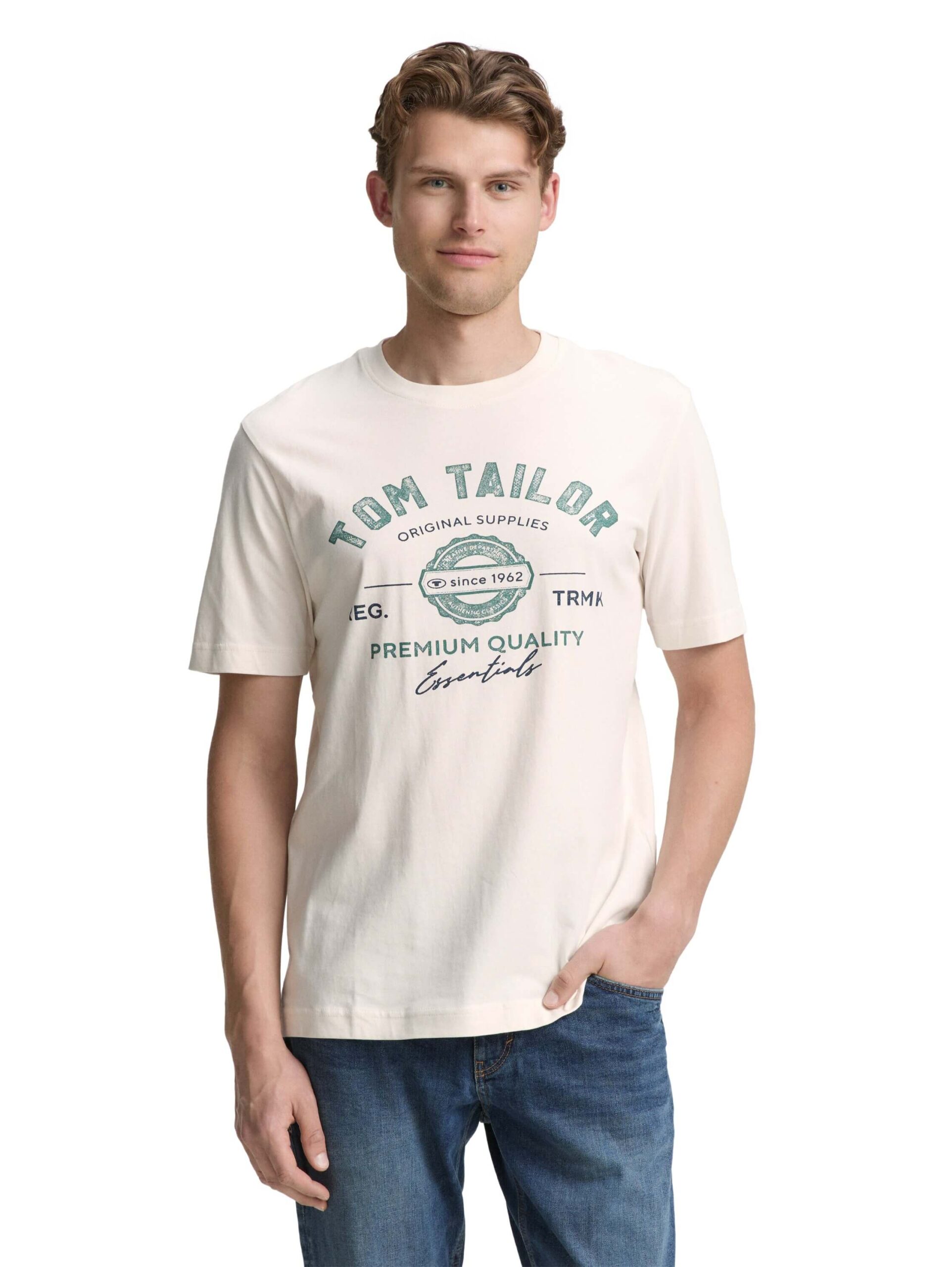 logo tee
